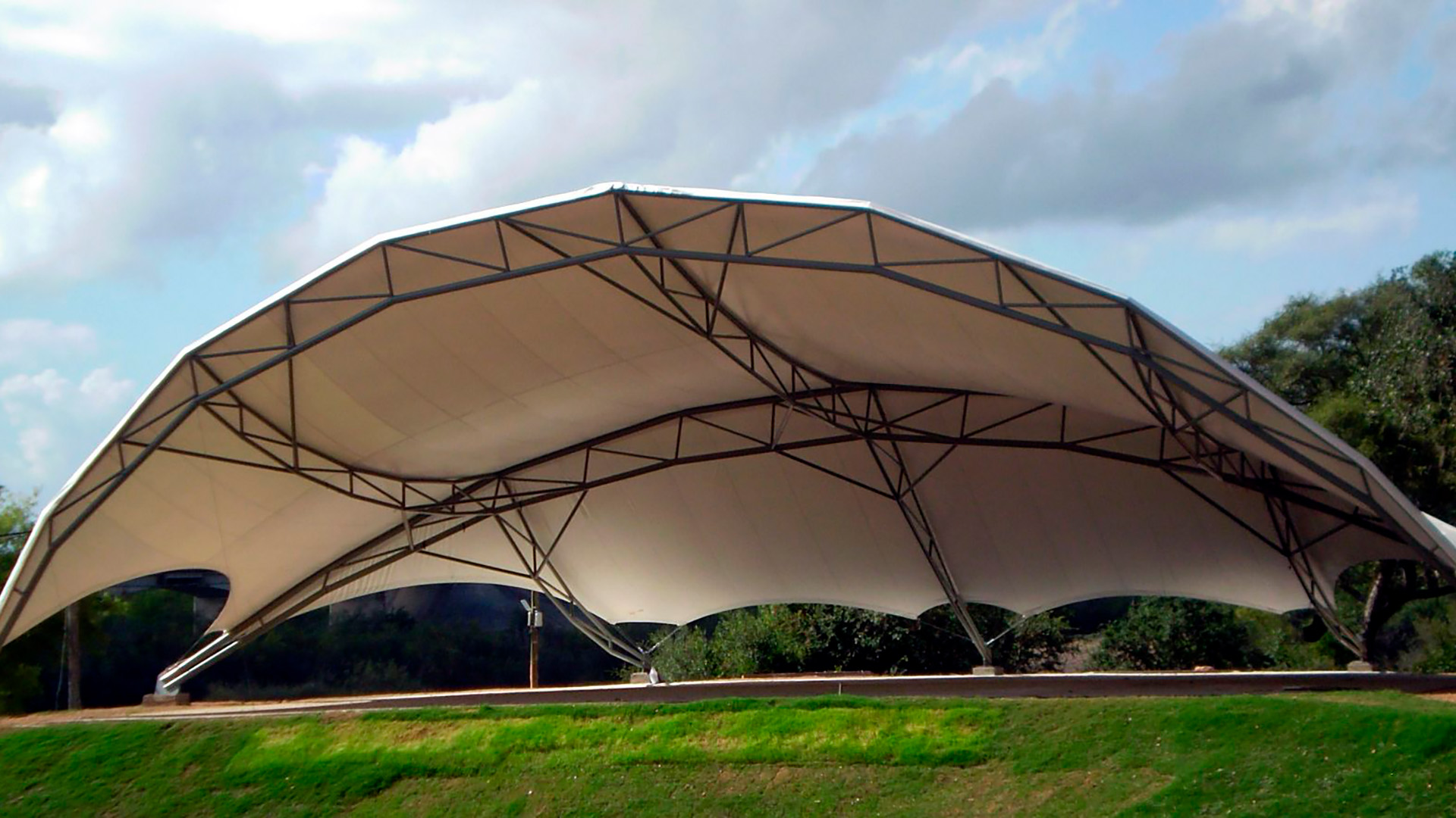 Мембранные конструкции и архитектурные тенты сложной формы