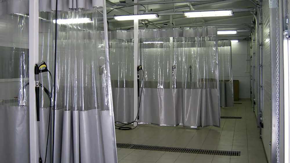ПВХ шторы для автомоек — зонирование, защита и теплосбережение