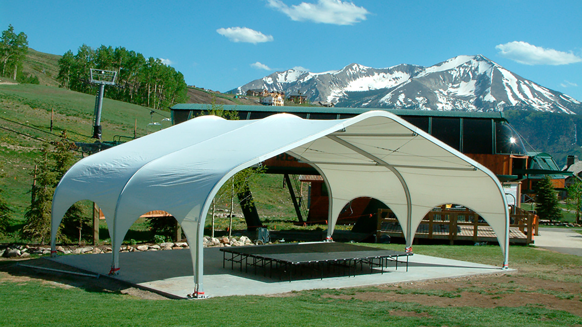 Мобильные сцены и навесы для эстрады под ключ