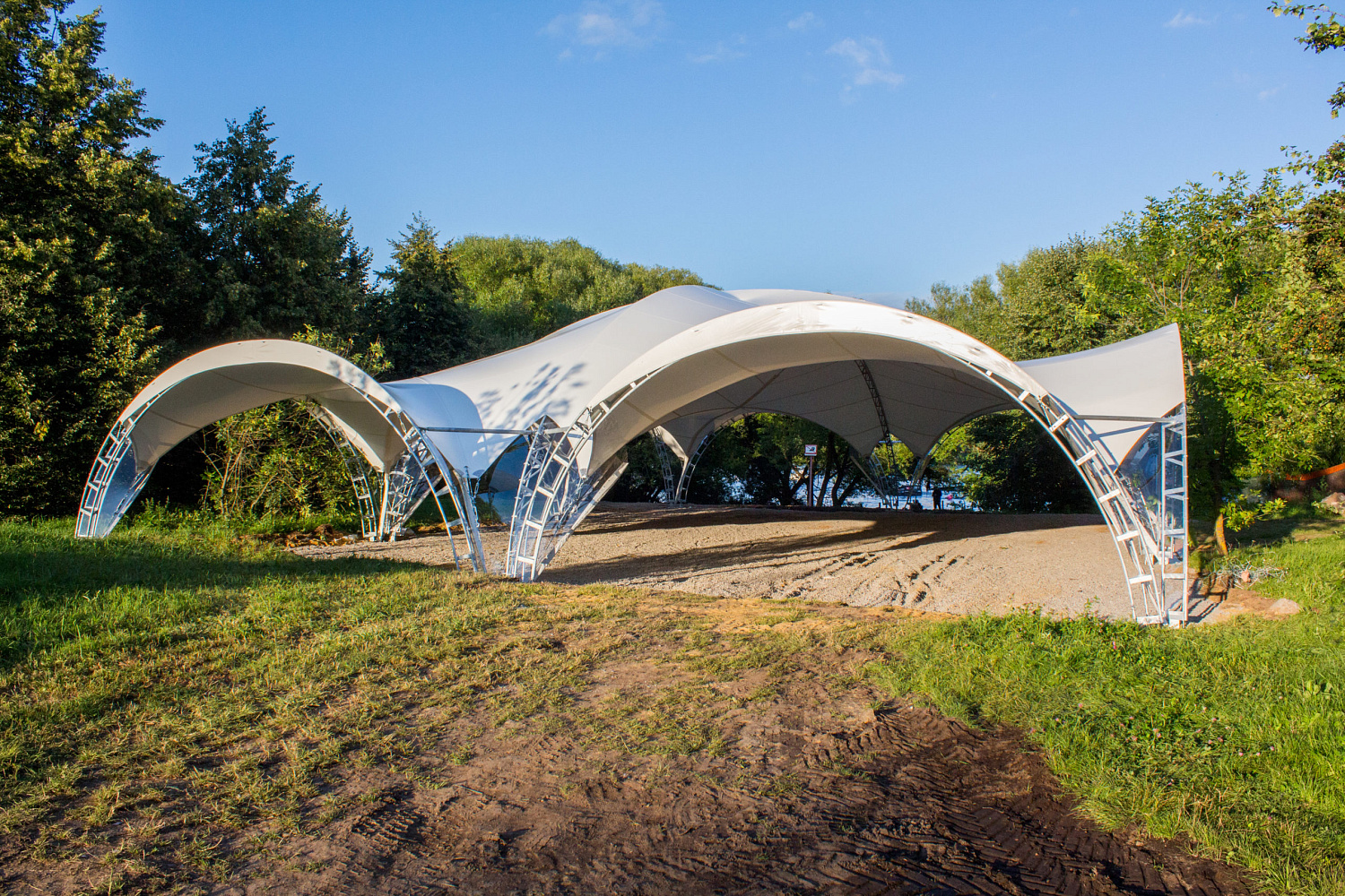 Арочный шатер