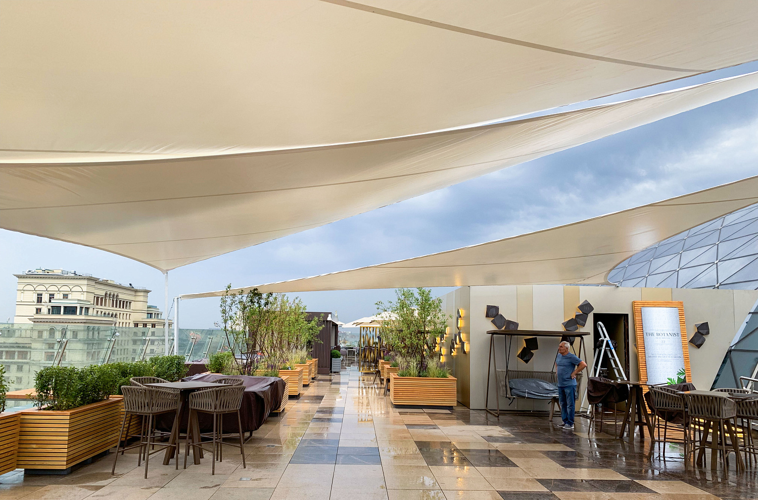 Тент «Парус» на крыше отеля RITZ