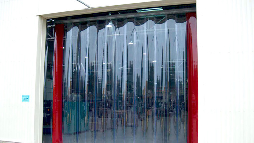 Полосовые ПВХ завесы для склада, цеха и автомойки