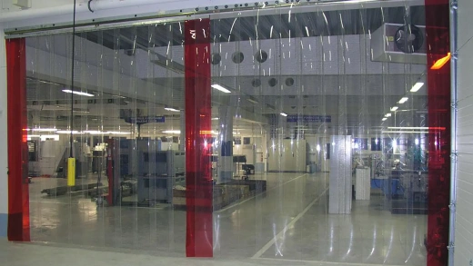 Полосовые ПВХ завесы для склада, цеха и автомойки